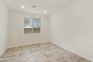 15656 W Mercer Ln, Surprise, AZ 85379 - Photo 13