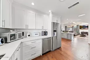 6333 N Scottsdale Rd, Scottsdale, AZ 85250 - Photo 19