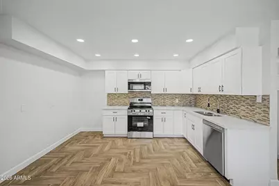 6521 W Turney Avenue, Phoenix, AZ 85033 - Photo 17