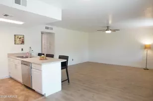 8558 E Portland St, Scottsdale, AZ 85257 - Photo 9