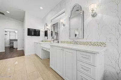 2229 E Belmont Avenue, Phoenix, AZ 85020 - Photo 17