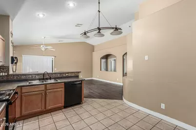 2513 W Novak Way, Phoenix, AZ 85041 - Photo 11
