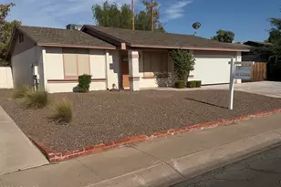 9203 N 63rd Dr, Glendale, AZ 85302 - Photo 5