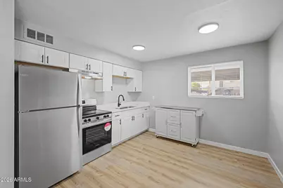 1925 W Village Drive #2, Phoenix, AZ 85023 - Photo 11