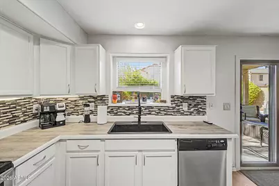 2532 W Straight Arrow Lane, Phoenix, AZ 85085 - Photo 11