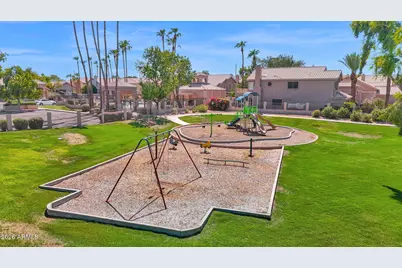 138 W El Freda Road, Tempe, AZ 85284 - Photo 39
