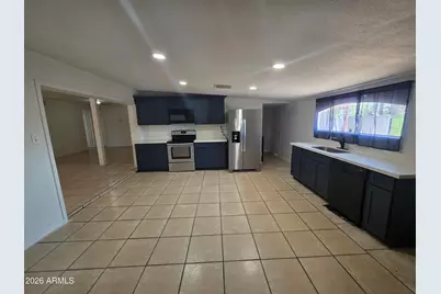 5841 W Mackenzie Drive, Phoenix, AZ 85031 - Photo 11