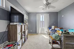 10155 W Golden Ln, Peoria, AZ 85345 - Photo 33