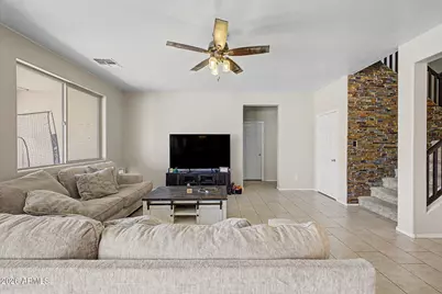 10155 W Golden Lane, Peoria, AZ 85345 - Photo 11
