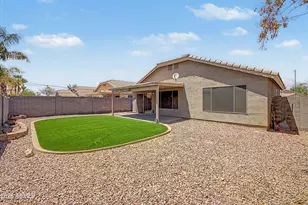 13201 W Mauna Loa Ln, Surprise, AZ 85379 - Photo 11