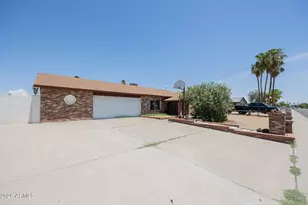 1634 W Sack Dr, Phoenix, AZ 85027 - Photo 1