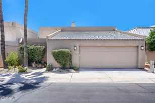 3047 E Stella Ln, Phoenix, AZ 85016 - Photo 1