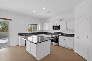 15811 N Cristine Ln, Surprise, AZ 85388 - Photo 7