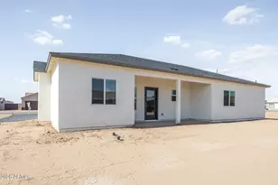 11119 W Hobbit Dr, Arizona City, AZ 85123 - Photo 33