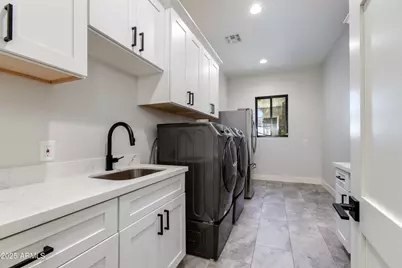 3802 E Highland Avenue, Phoenix, AZ 85018 - Photo 27