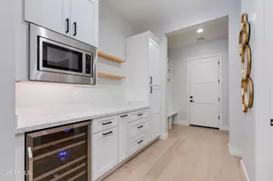 3802 E Highland Ave, Phoenix, AZ 85018 - Photo 7