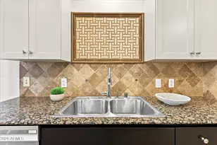 2302 N Central Ave, Phoenix, AZ 85004 - Photo 13