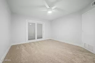 9249 N 47th Dr, Glendale, AZ 85302 - Photo 17