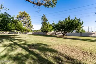 11035 W Tonada Dr, Sun City, AZ 85351 - Photo 23