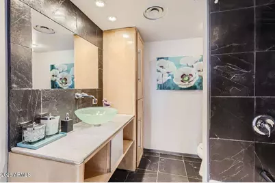 207 W Clarendon Avenue #G18, Phoenix, AZ 85013 - Photo 7