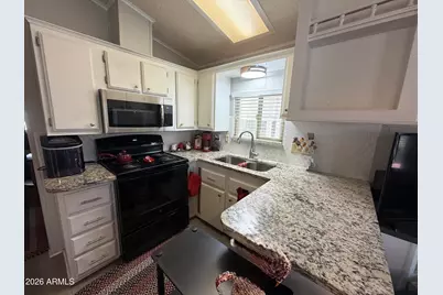 1073 S Seneca Drive, Apache Junction, AZ 85119 - Photo 7