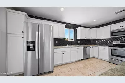 8807 W Catalina Drive, Phoenix, AZ 85037 - Photo 9
