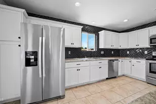 8807 W Catalina Dr, Phoenix, AZ 85037 - Photo 9