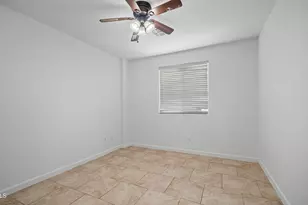 8807 W Catalina Dr, Phoenix, AZ 85037 - Photo 15