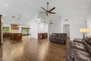 13653 N 69th Dr, Peoria, AZ 85381 - Photo 9