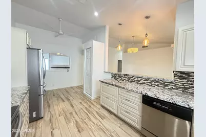 8926 W Vale Drive, Phoenix, AZ 85037 - Photo 7