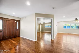 324 W Willow Ave, Phoenix, AZ 85029 - Photo 9
