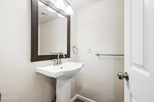 324 W Willow Ave, Phoenix, AZ 85029 - Photo 33