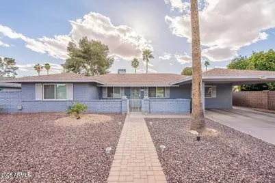10844 N 37th Street, Phoenix, AZ 85028 - Photo 1