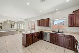 17873 W Watson Ln, Surprise, AZ 85388 - Photo 9