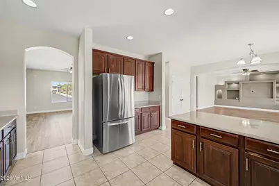 17873 W Watson Lane, Surprise, AZ 85388 - Photo 15