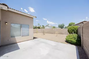 13344 W Desert Ln, Surprise, AZ 85374 - Photo 25