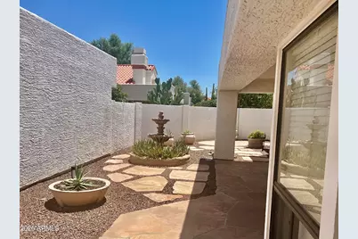10053 E San Bernardo Drive, Scottsdale, AZ 85258 - Photo 11