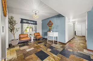 3228 W Sunnyside Ave, Phoenix, AZ 85029 - Photo 9