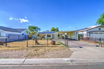 3204 W Monte Vista Road, Phoenix, AZ 85009 - Photo 3