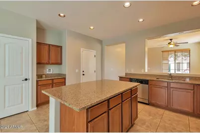 4063 E Cherry Hills Drive, Chandler, AZ 85249 - Photo 5