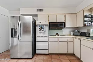 14434 N McPhee Dr, Sun City, AZ 85351 - Photo 5