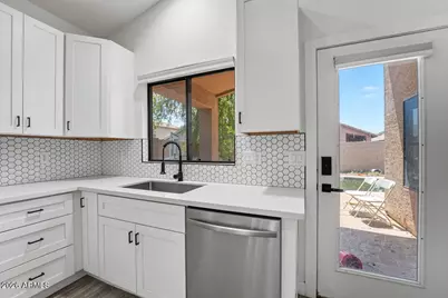 8927 W Shaw Butte Drive, Peoria, AZ 85345 - Photo 11