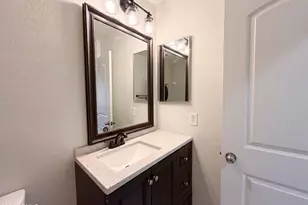7730 W Giles Rd, Phoenix, AZ 85035 - Photo 15