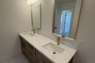 2833 E Sierra St, Phoenix, AZ 85028 - Photo 11