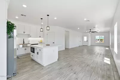 647 W Dewey Avenue, Coolidge, AZ 85128 - Photo 7