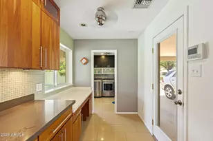 1322 W Frier Dr, Phoenix, AZ 85021 - Photo 17