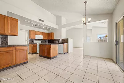 818 W Oraibi Drive, Phoenix, AZ 85027 - Photo 9