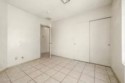 818 W Oraibi Drive, Phoenix, AZ 85027 - Photo 19