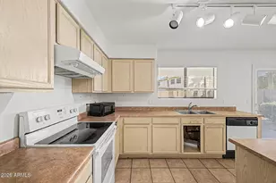 2031 E Parkside Ln, Phoenix, AZ 85024 - Photo 17