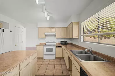2031 E Parkside Lane, Phoenix, AZ 85024 - Photo 15